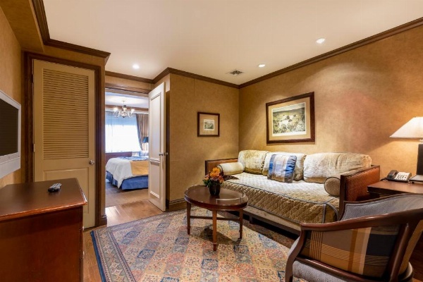 The Blakely by LuxUrban image 9